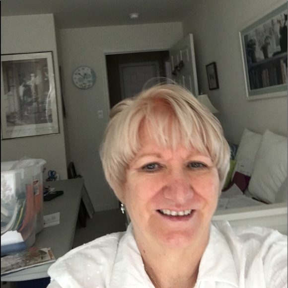 Meet your Posher, Karen - Picture 1 of 1